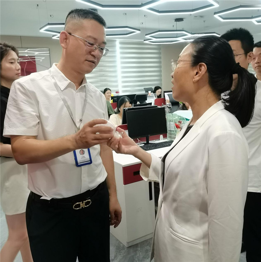 区向导莅临指导，，相助助力自贸港